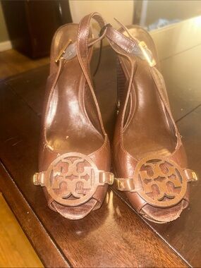 Tory Burch Brown Leather Peep-Toe Slingback Heels with Logo Medallion